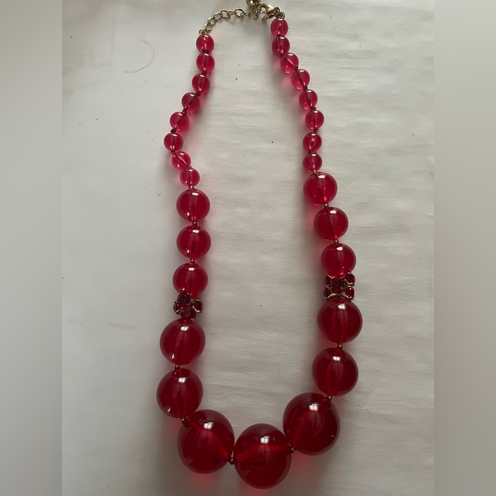 Kate Spade Bold Beauty necklace